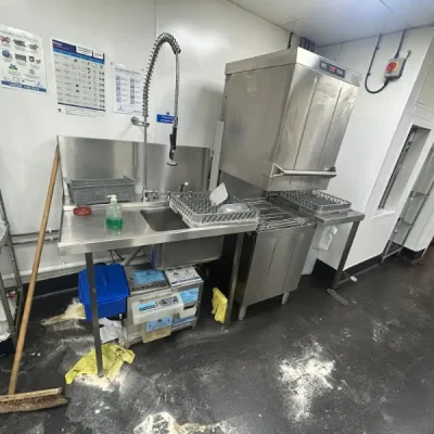 Poms sutton coldfield | commercial kitchen deep clean